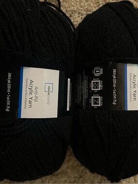 Mainstays Black Acrylic Yarn - Anti-Pill Skeins